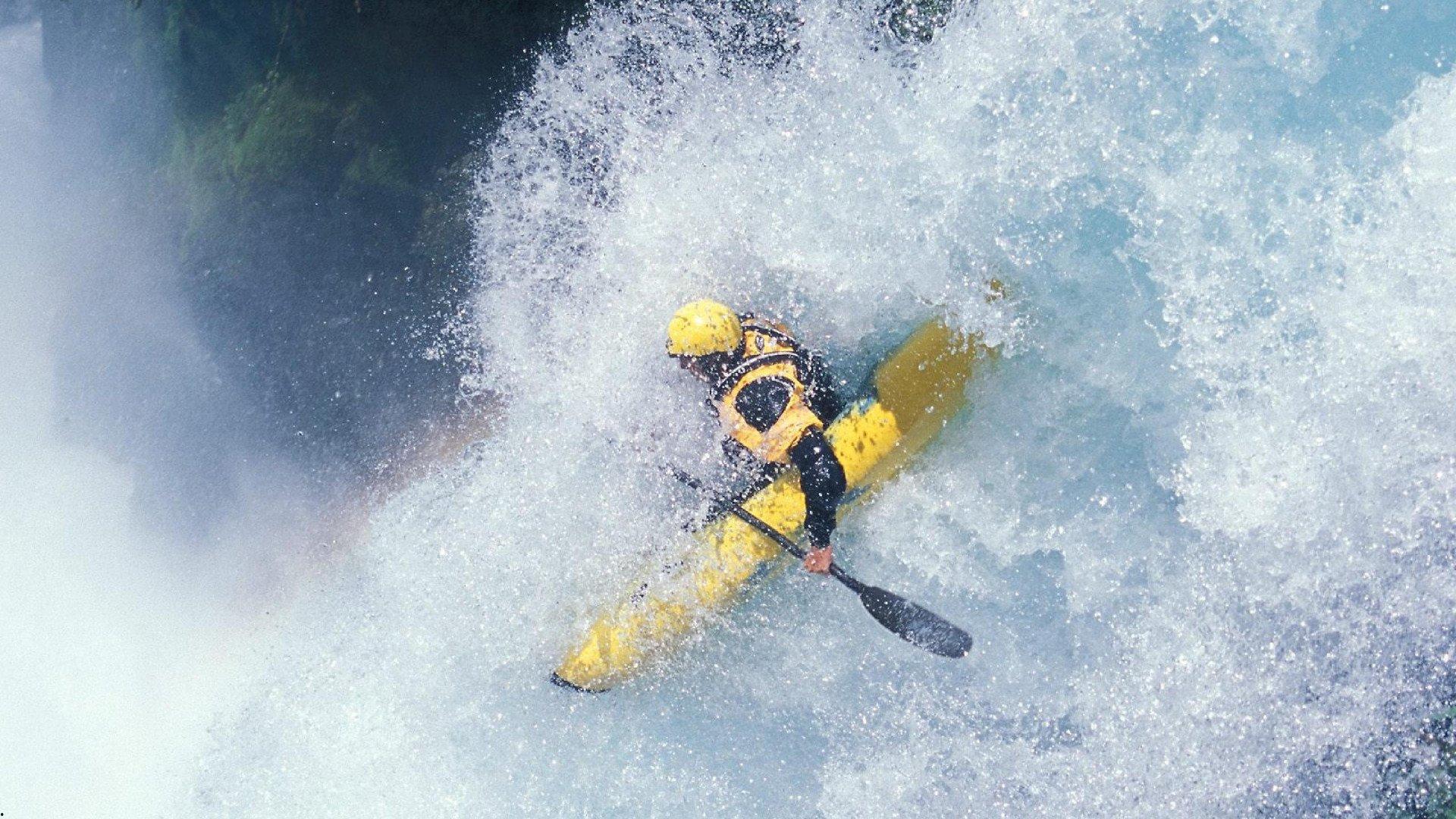 网坛传奇再续！莎拉波娃入选国际网球名人堂，小威惊喜现身见证荣耀时刻