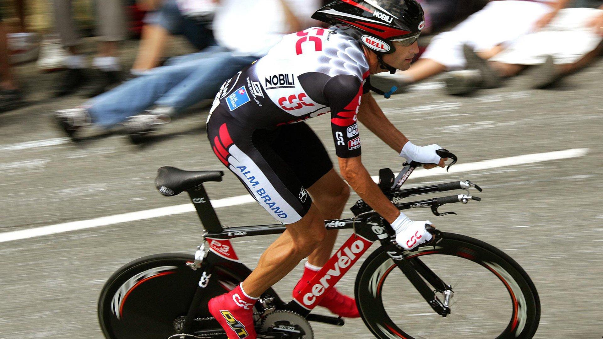 浓眉哥揭秘湖人战术升级,詹姆斯与庄神空接连线,化学反应超越施罗德时代