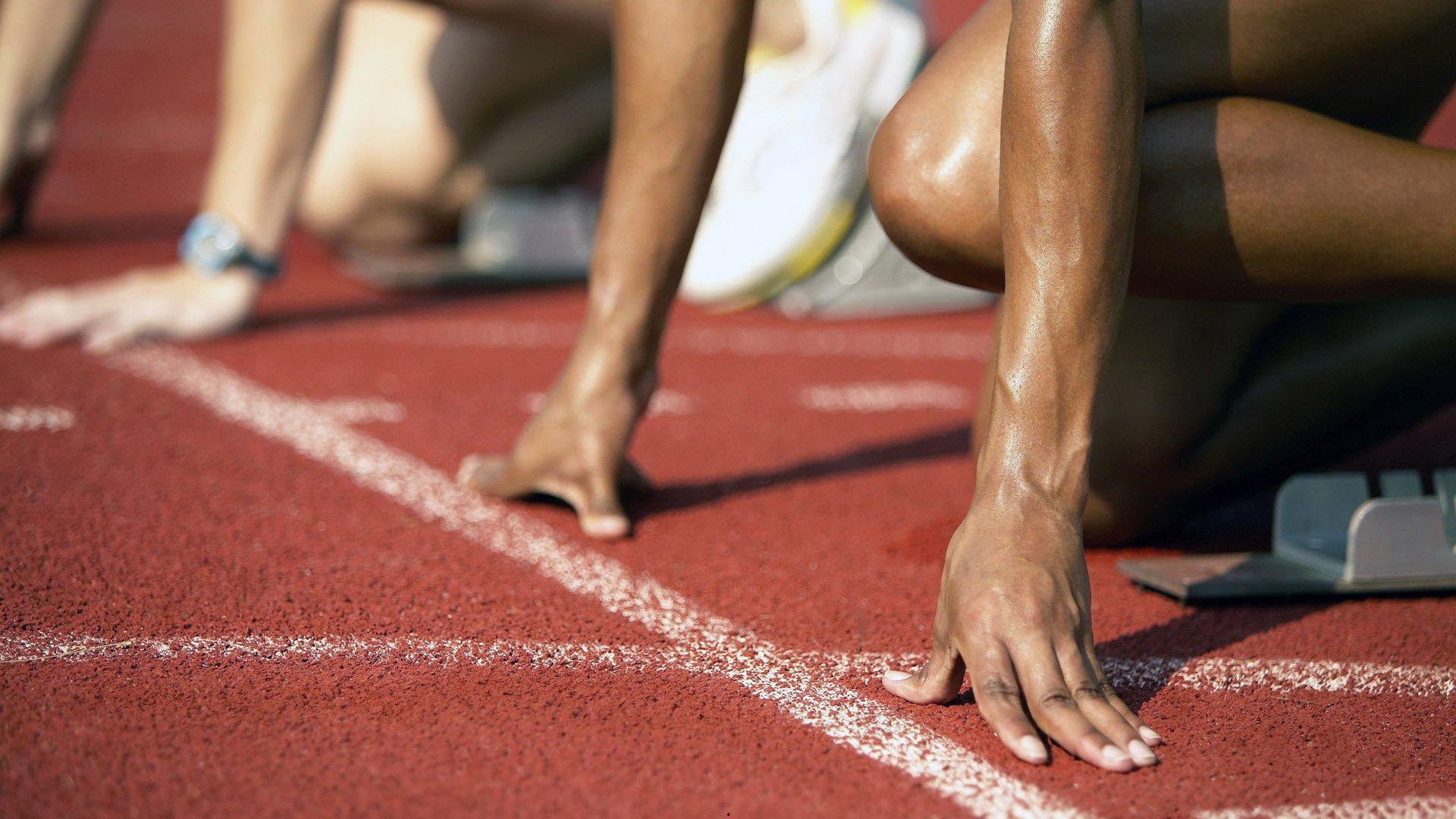 夏联赛场热火开拓者擦肩而过,利拉德交易谈判因度假行程暂陷停滞