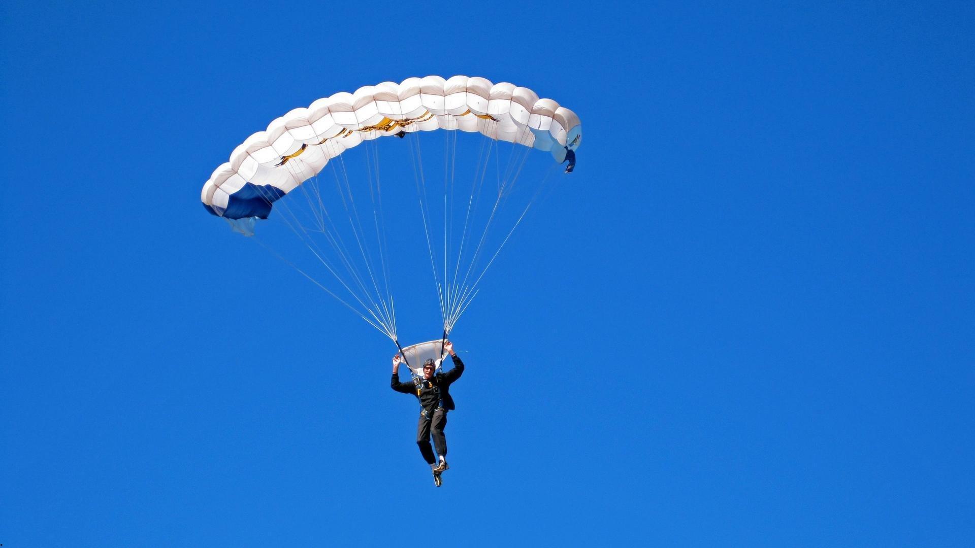 CBA:巴斯、韦伯斯特完成救赎 辽宁广厦各自取胜